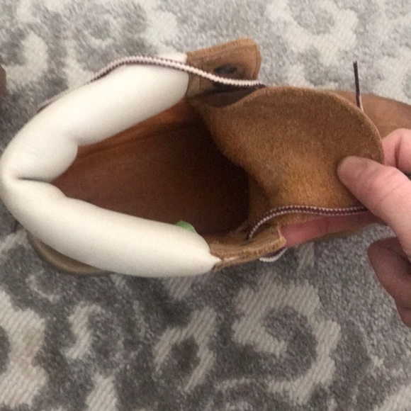 Leather tan and white women Timberland boots - Picture 7 of 8